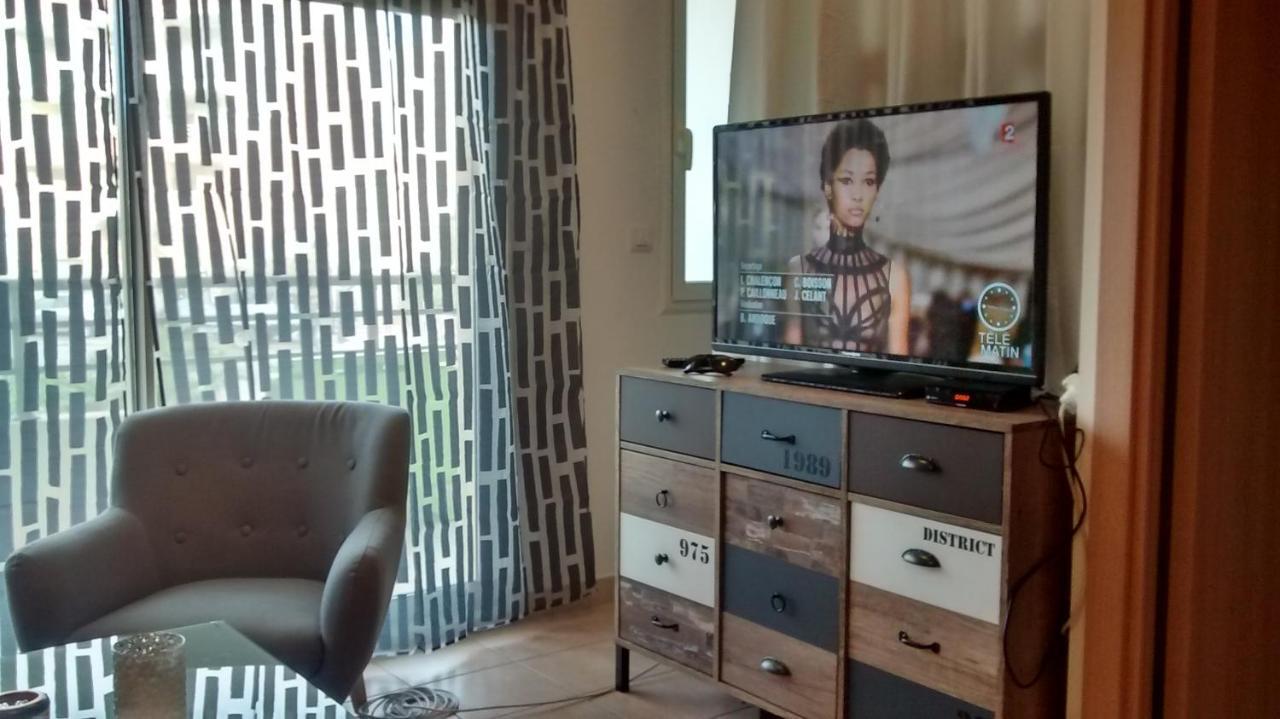 Ferienwohnung Victoria Calvi  Zimmer foto